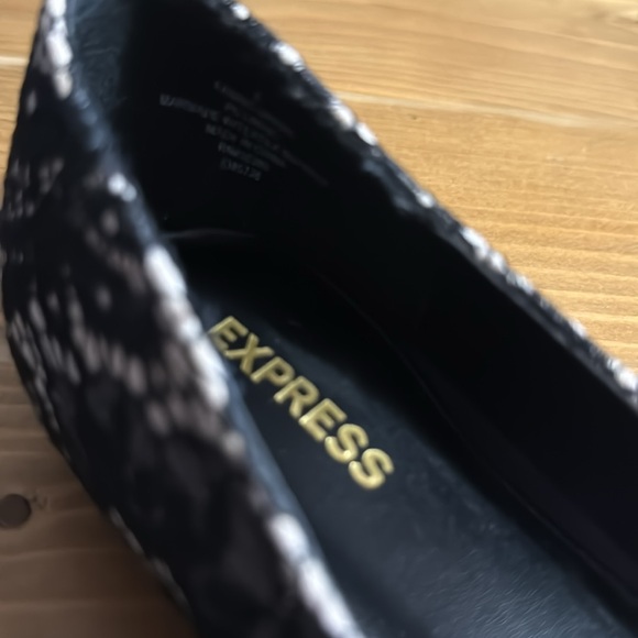 New Express Black Lace Pointed Toe Flats Sz 8 - Picture 3 of 5